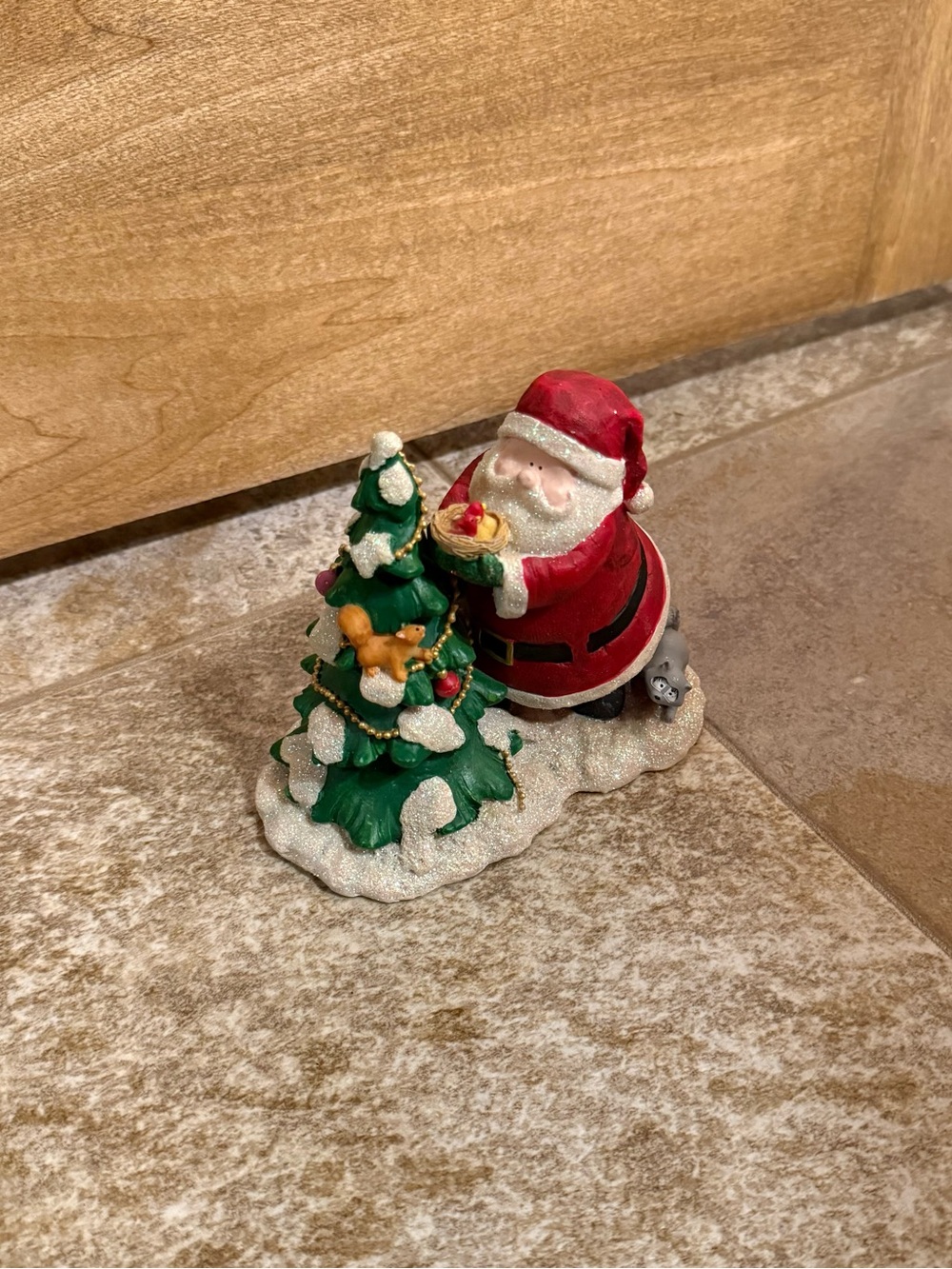 Vintage Russ Berrie Santa's Village Figurine